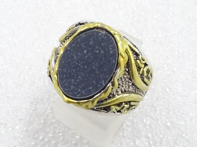 Ring (size 11)